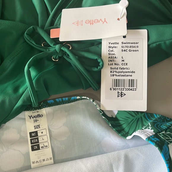 Bathing suit 🩱 - Picture 3 of 4